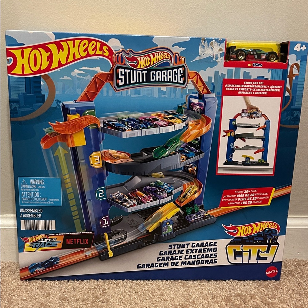 Hot Wheels Stunt Garage Playset